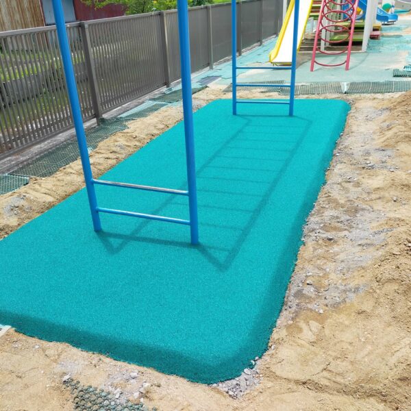 ゴムチップ舗装　ソフトグラウンド