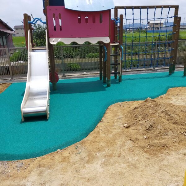 ゴムチップ舗装　ソフトグラウンド