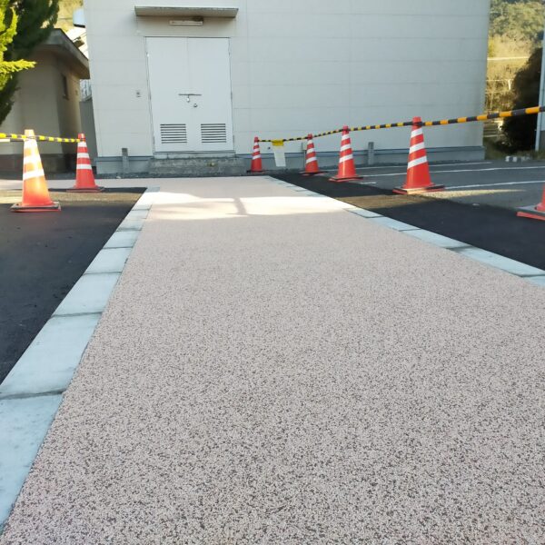 赤磐市公共施設 ゴムチップ舗装