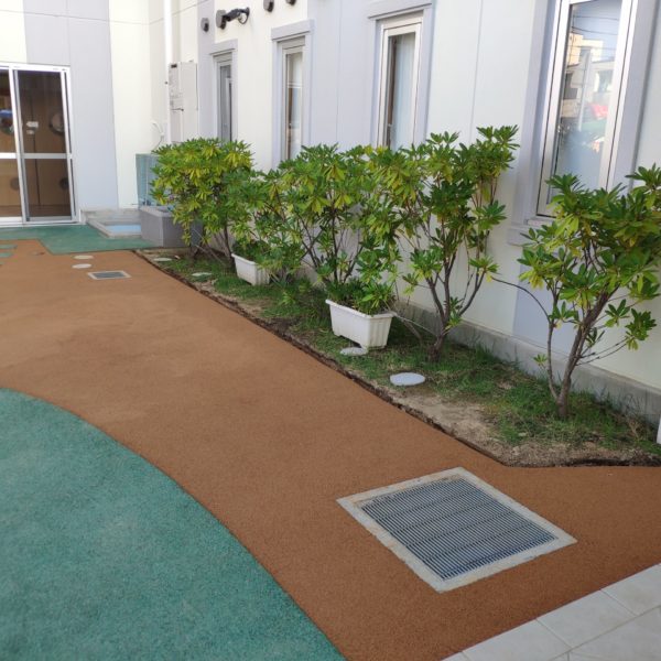 ゴムチップ舗装