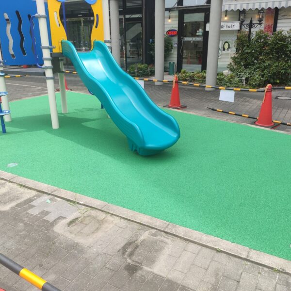 ゴムチップ舗装