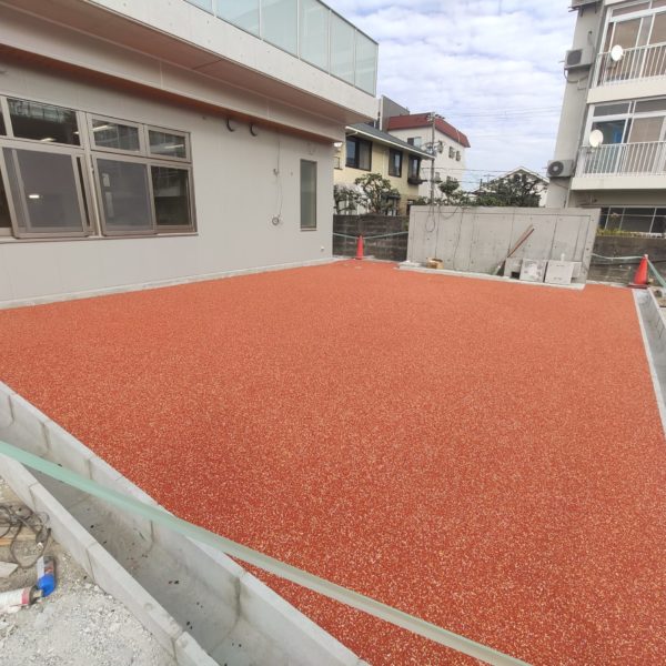 ゴムチップ舗装