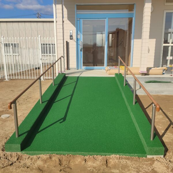 ゴムチップ舗装