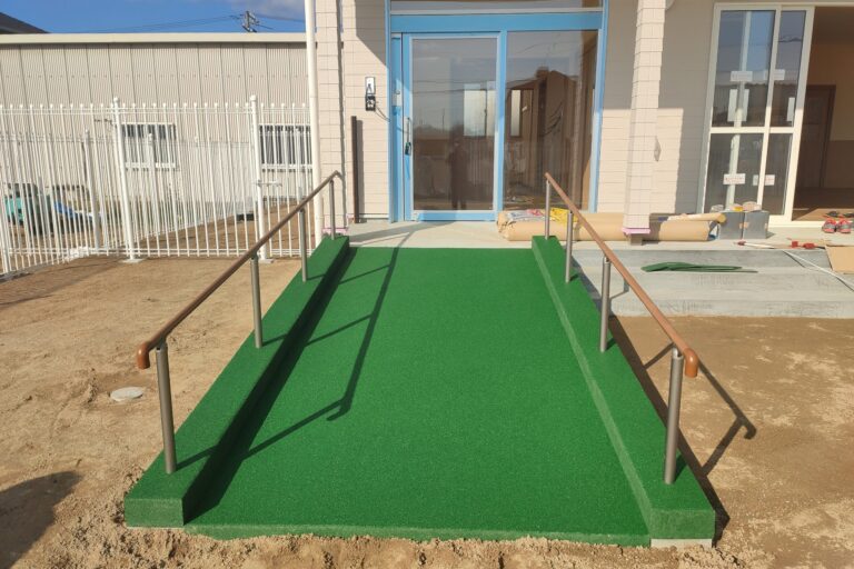 尾道市保育施設 ゴムチップ舗装