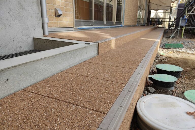 ゴムチップ舗装