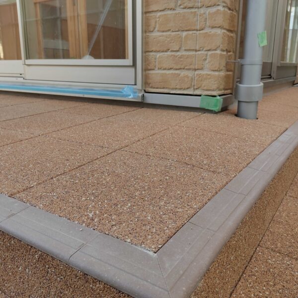 ゴムチップ舗装