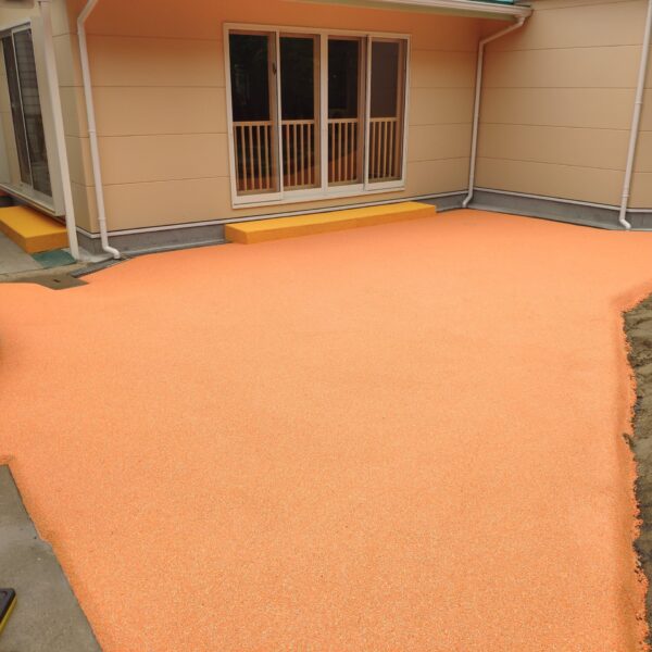 ゴムチップ舗装