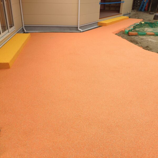 ゴムチップ舗装