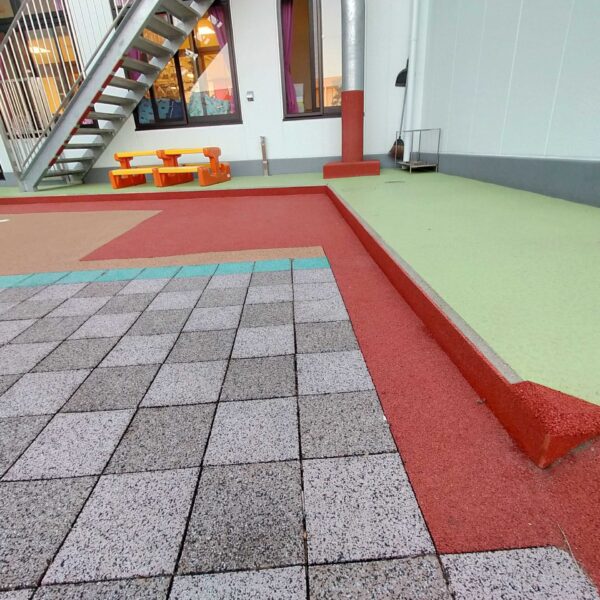 和歌山県保育施設 ゴムチップ舗装