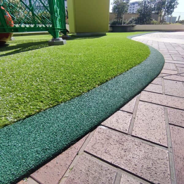 ゴムチップ舗装