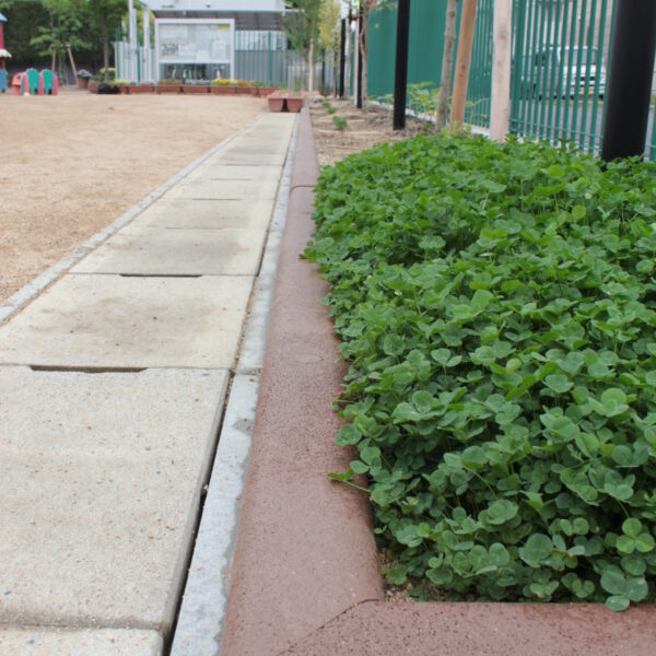 ゴムチップ舗装