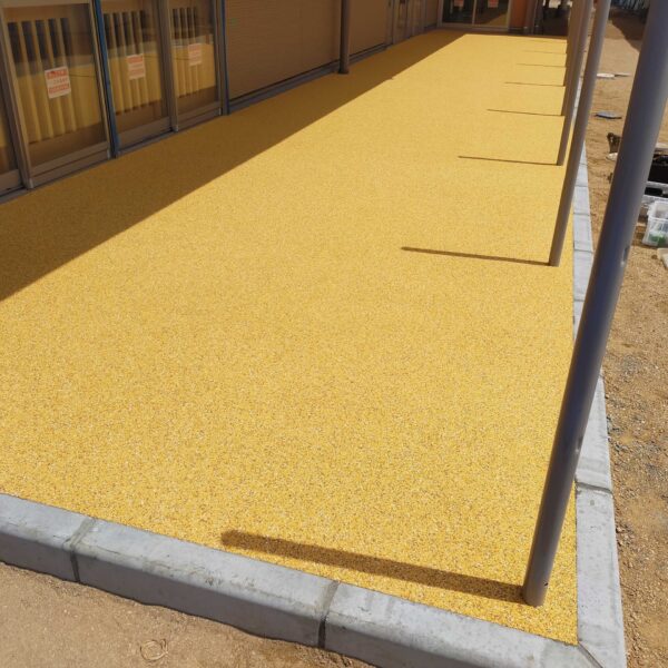 岡山県総社市児童福祉施設 ゴムチップ舗装