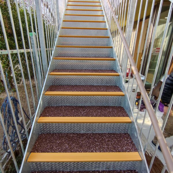 東大阪市社会福祉施設 ゴムチップ舗装