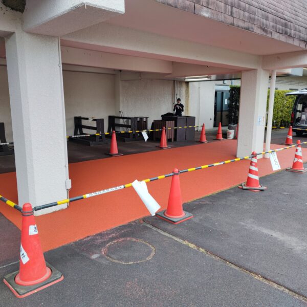 丹波篠山市ゴルフ場 ゴムチップ舗装