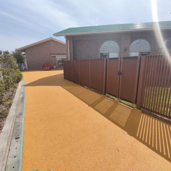 ゴムチップ舗装