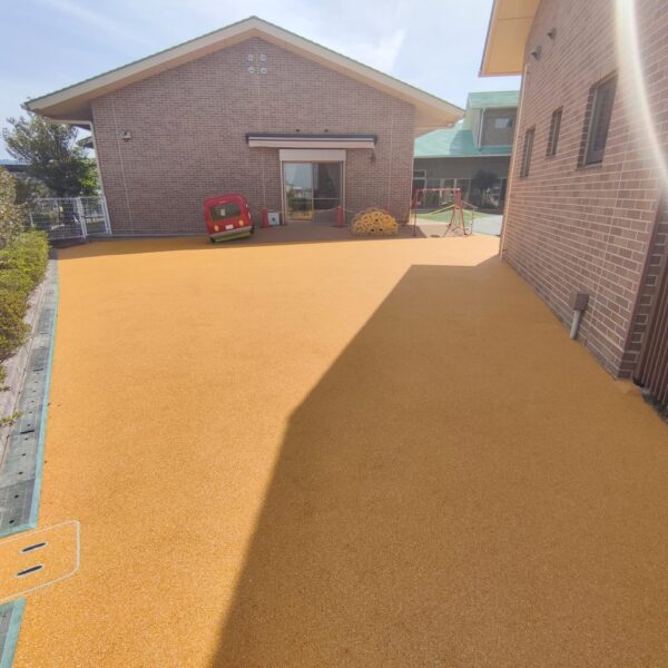 ゴムチップ舗装