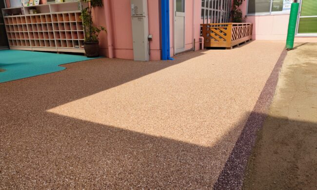 ゴムチップ舗装