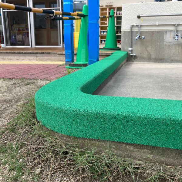 ゴムチップ舗装