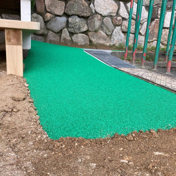 ゴムチップ舗装