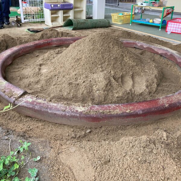 福山市保育施設 砂場枠 Before (3) ゴムチップ舗装