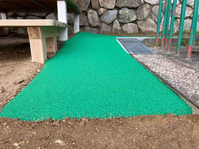 ゴムチップ舗装