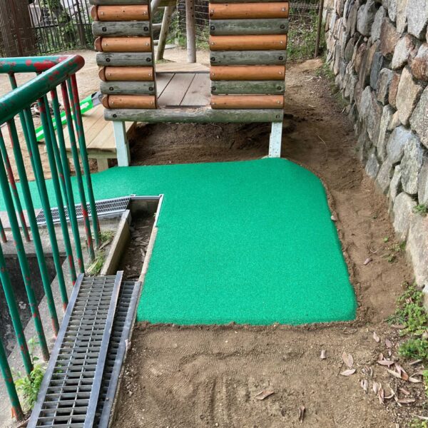 ゴムチップ舗装