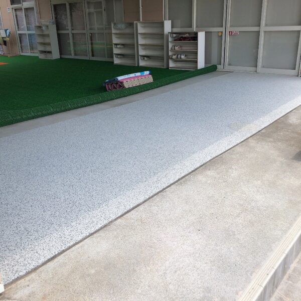 ゴムチップ舗装