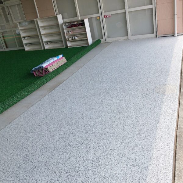 ゴムチップ舗装