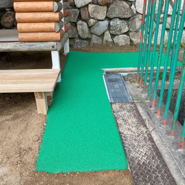 ゴムチップ舗装