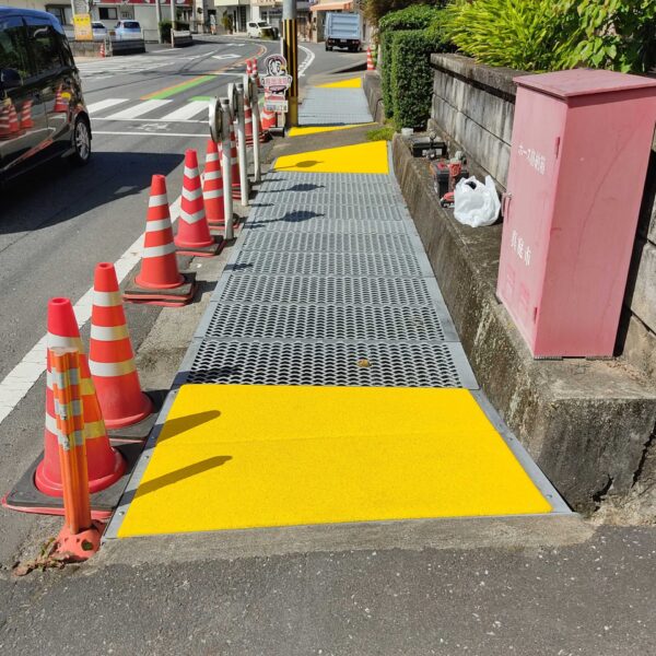 グレーチング蓋保護 ゴムチップ舗装