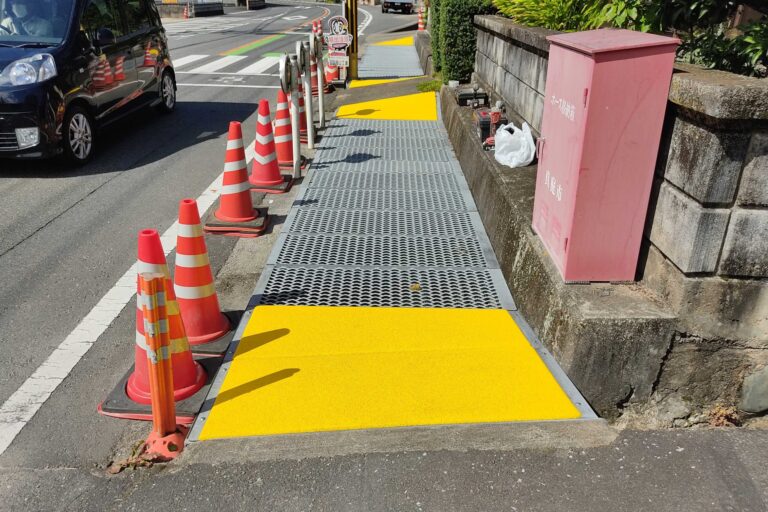 グレーチング蓋保護 ゴムチップ舗装