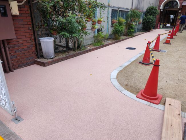 ゴムチップ舗装