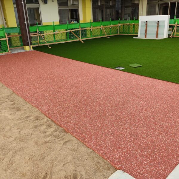 ゴムチップ舗装