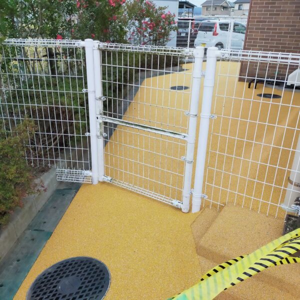 ソフトグラウンド　砂場枠タイプ　ゴムチップ舗装