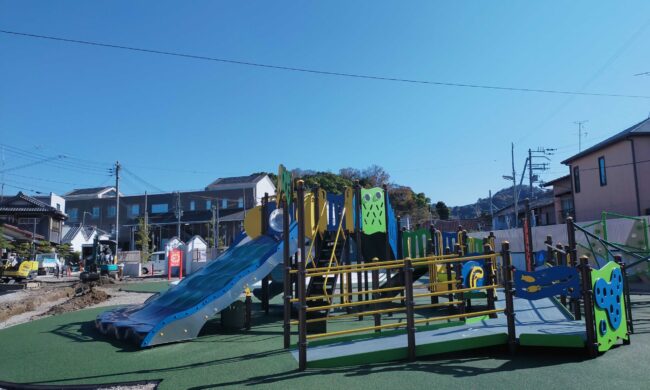 ソフトグラウンド　砂場枠タイプ　ゴムチップ舗装