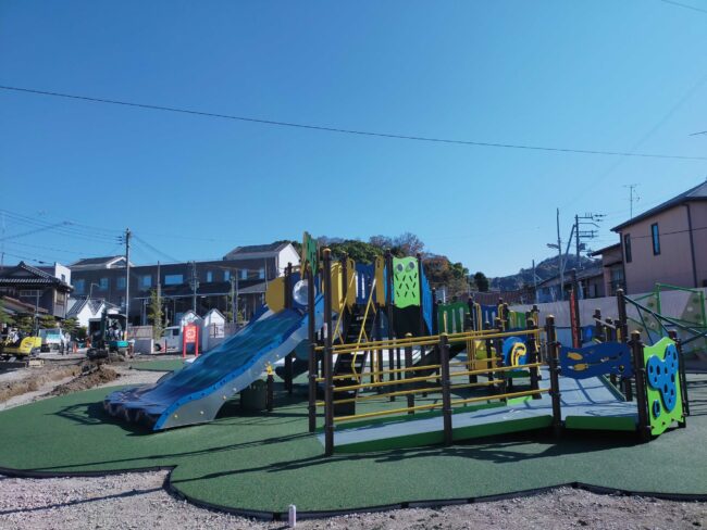 ソフトグラウンド　砂場枠タイプ　ゴムチップ舗装