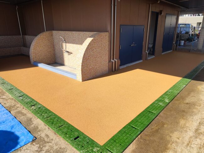 ソフトグラウンド　砂場枠タイプ　ゴムチップ舗装