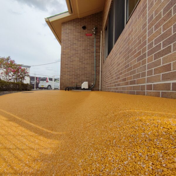 ソフトグラウンド　砂場枠タイプ　ゴムチップ舗装