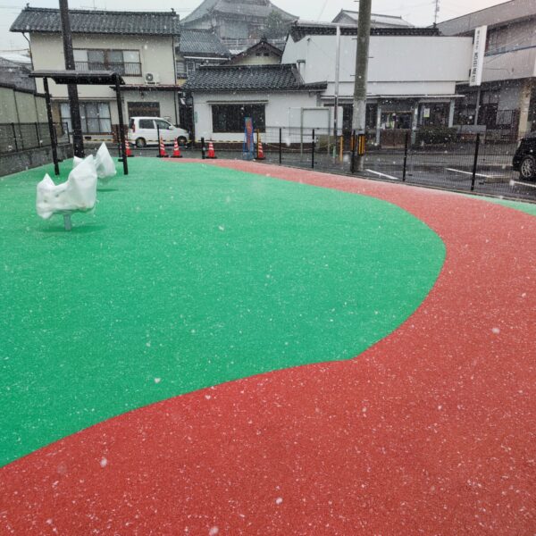 ゴムチップ舗装　ソフトグラウンド