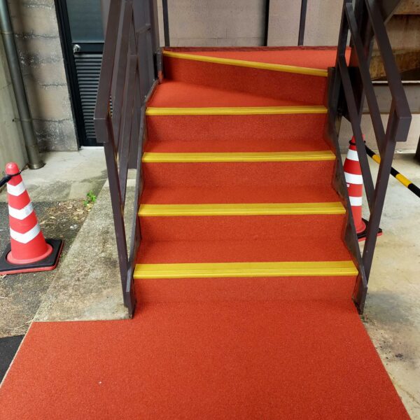 ゴムチップ舗装　ソフトグラウンド