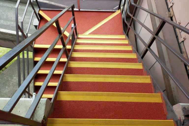 ゴムチップ舗装　ソフトグラウンド