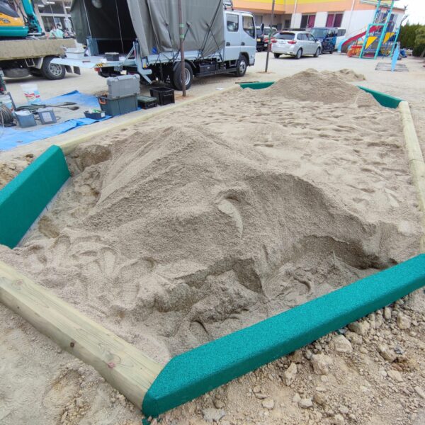 ゴムチップ舗装　ソフトグラウンド