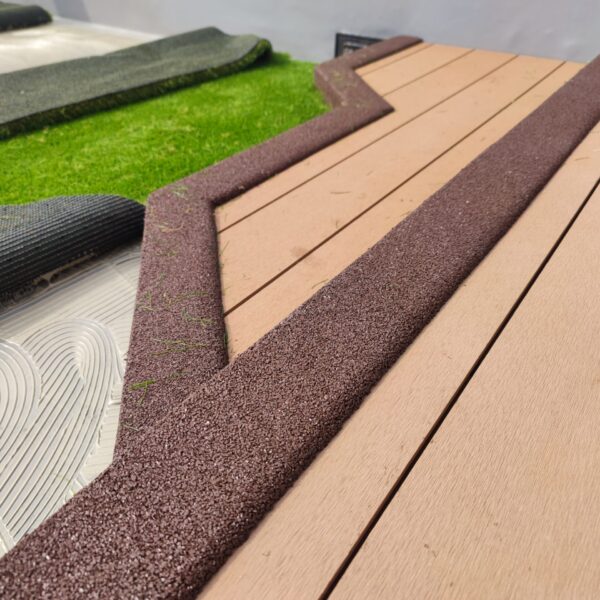 ゴムチップ舗装　ソフトグラウンド