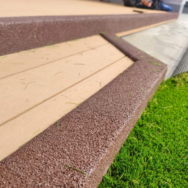 ゴムチップ舗装　ソフトグラウンド