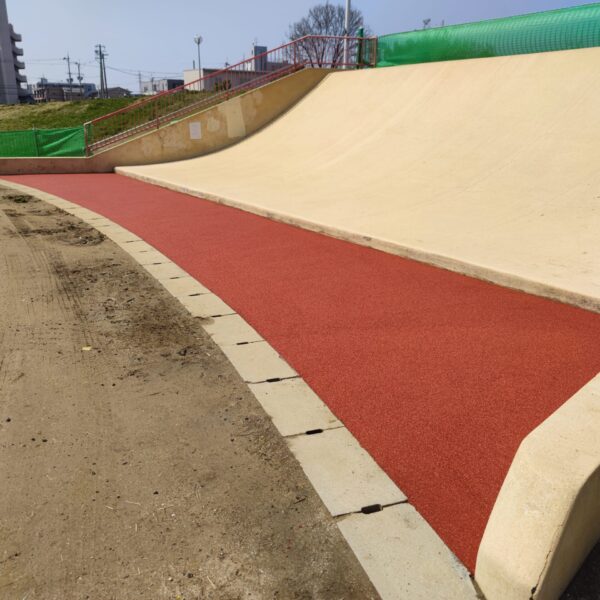 ゴムチップ舗装　ソフトグラウンド
