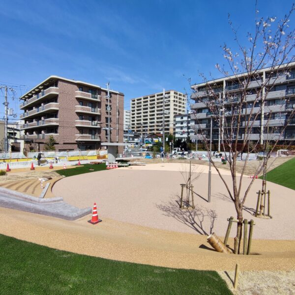 大阪府池田市 公園施設 ゴムチップ舗装 ソフトグラウンド