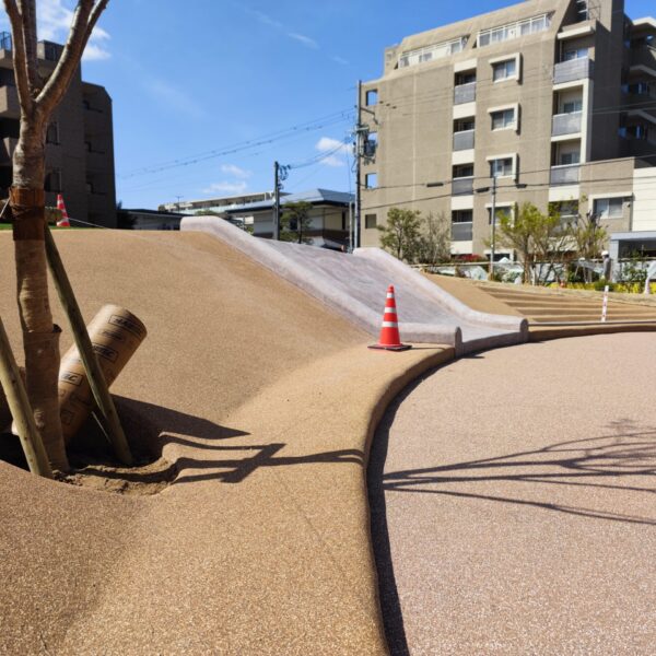 大阪府池田市 公園施設 ゴムチップ舗装 ソフトグラウンド