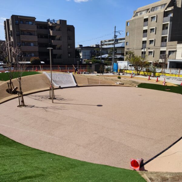 大阪府池田市 公園施設 ゴムチップ舗装 ソフトグラウンド