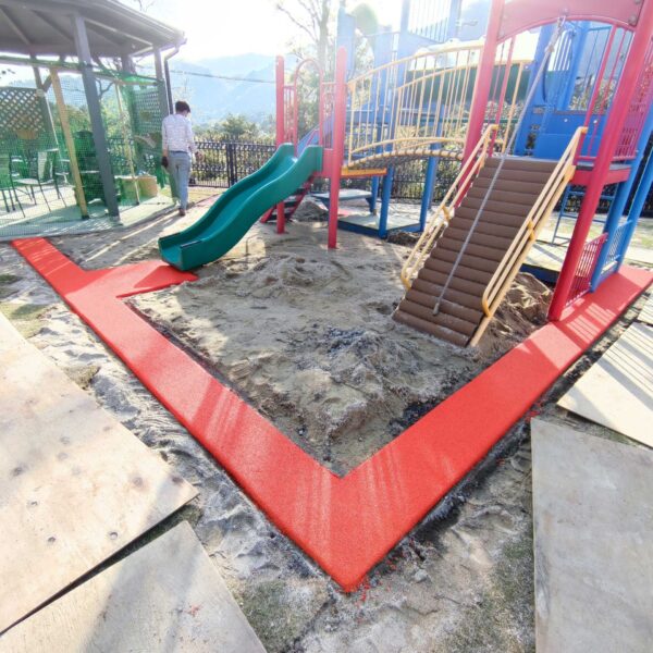 ゴムチップ舗装　ソフトグラウンド