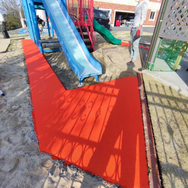 ゴムチップ舗装　ソフトグラウンド